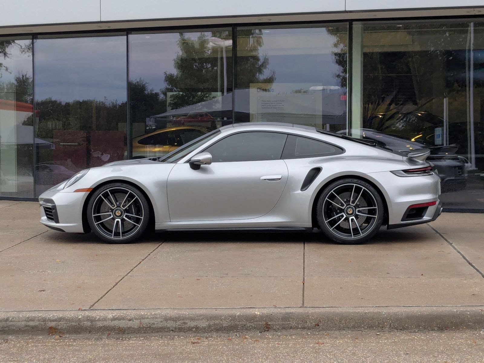 Used 2021 Porsche 911 Turbo S image 2