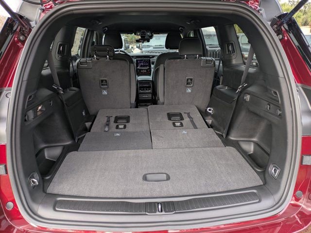 New 2025 Jeep Grand Cherokee L Laredo image 11