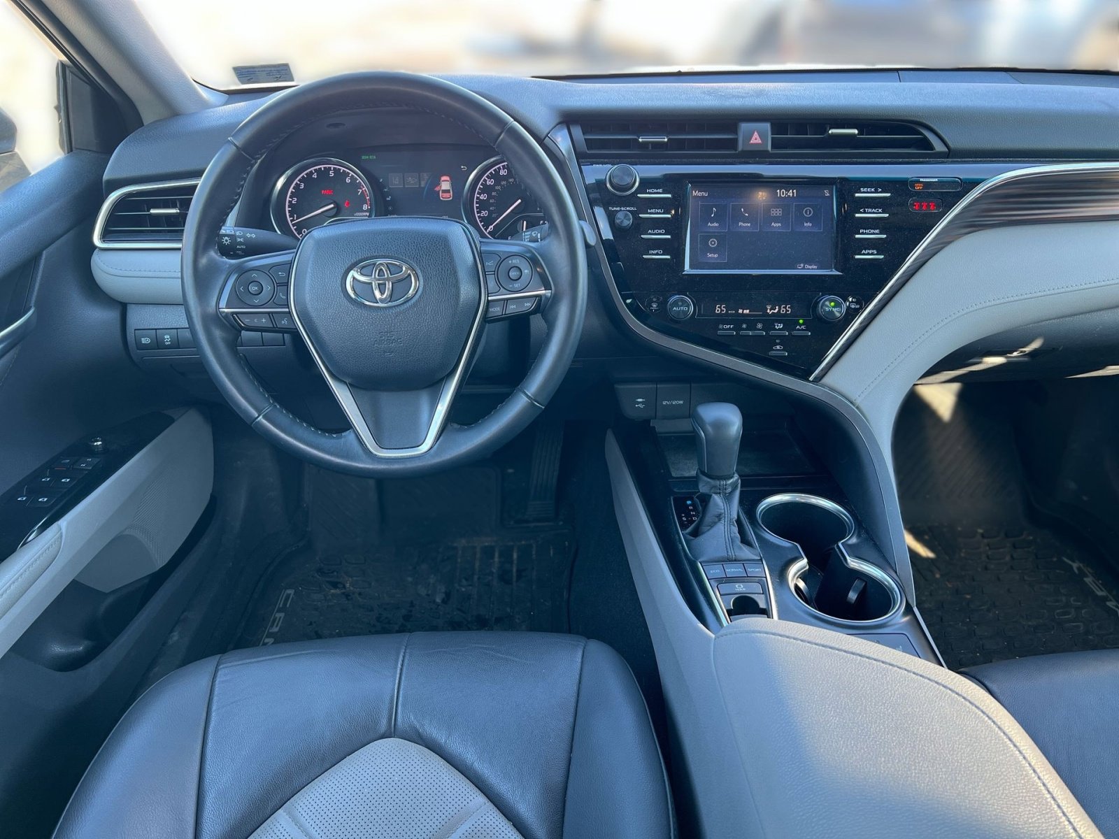 Used 2018 Toyota Camry XLE image 21
