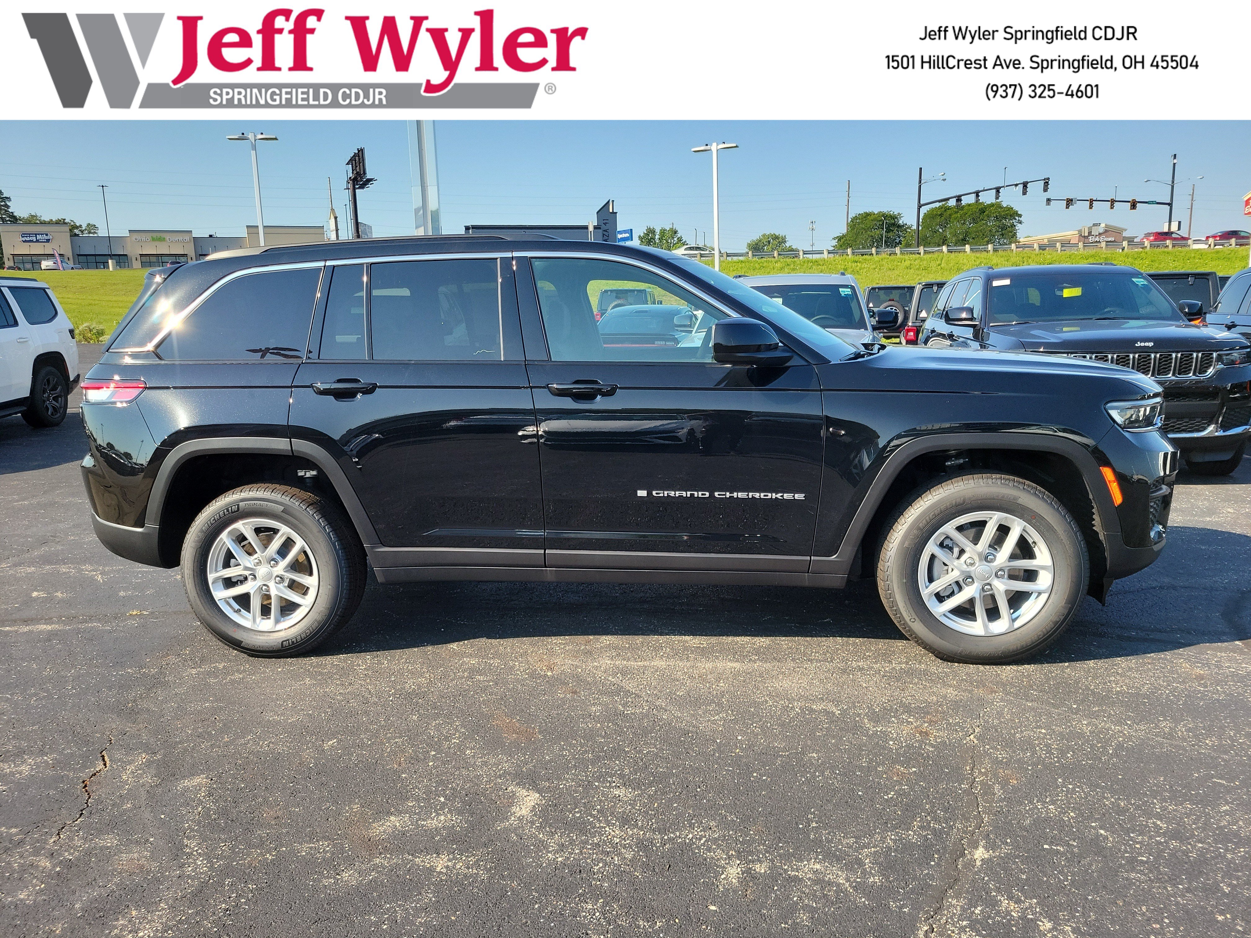 New 2026 Jeep Grand Cherokee Laredo X AWD/4WD image 3