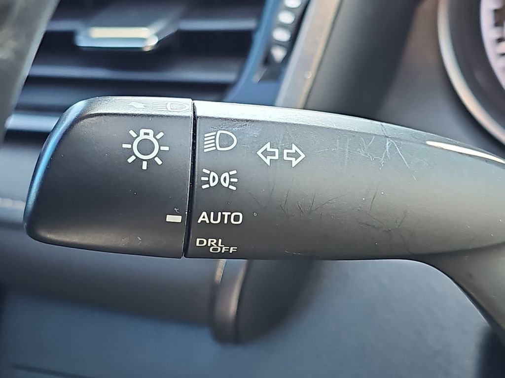 Used 2022 Toyota Camry SE FWD image 29