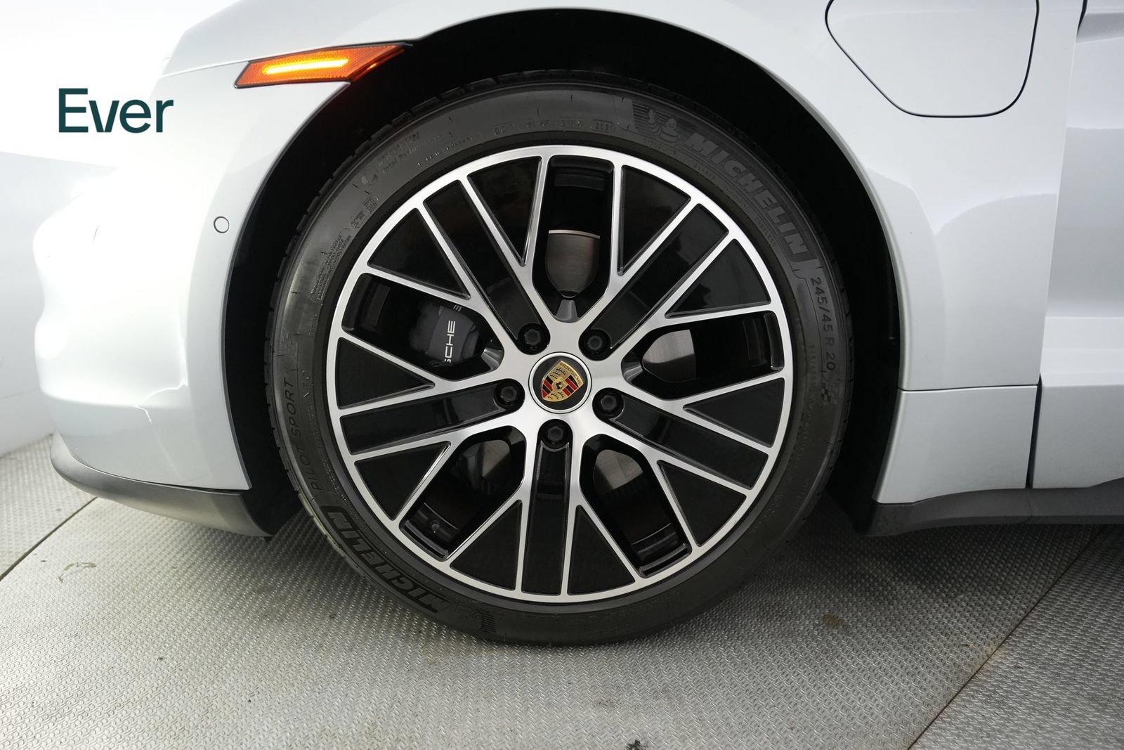 Used 2022 Porsche Taycan RWD image 19