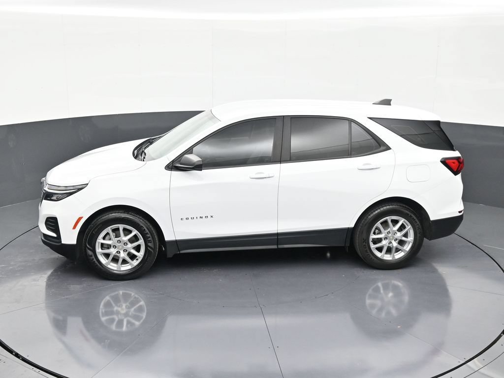 Used 2022 Chevrolet Equinox LS FWD image 13