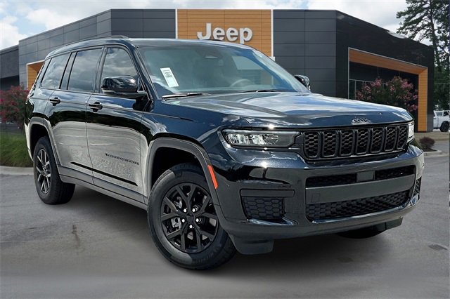 New 2025 Jeep Grand Cherokee L Altitude image 2