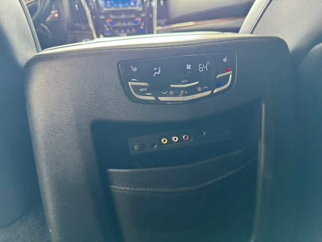 Used 2015 Cadillac Escalade Luxury RWD image 39