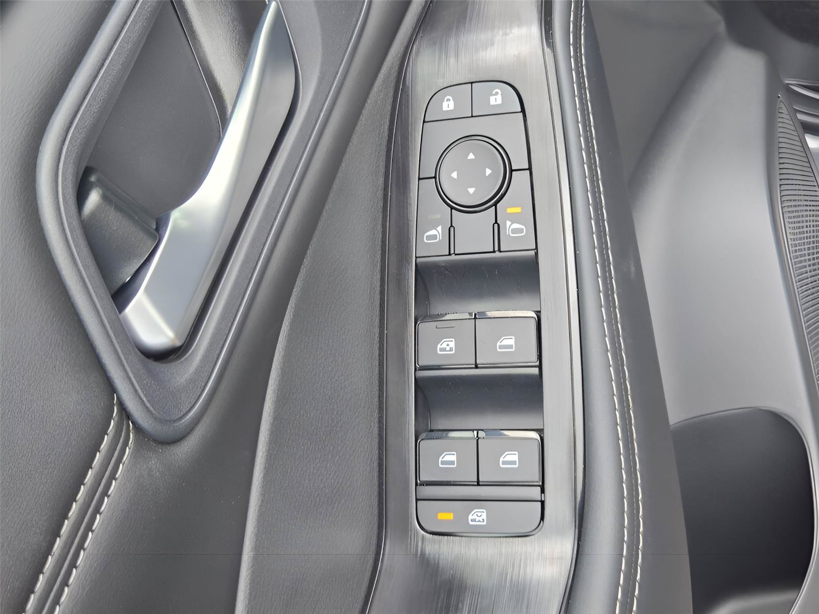 New 2026 Nissan Rogue Dark Armor AWD/4WD image 21