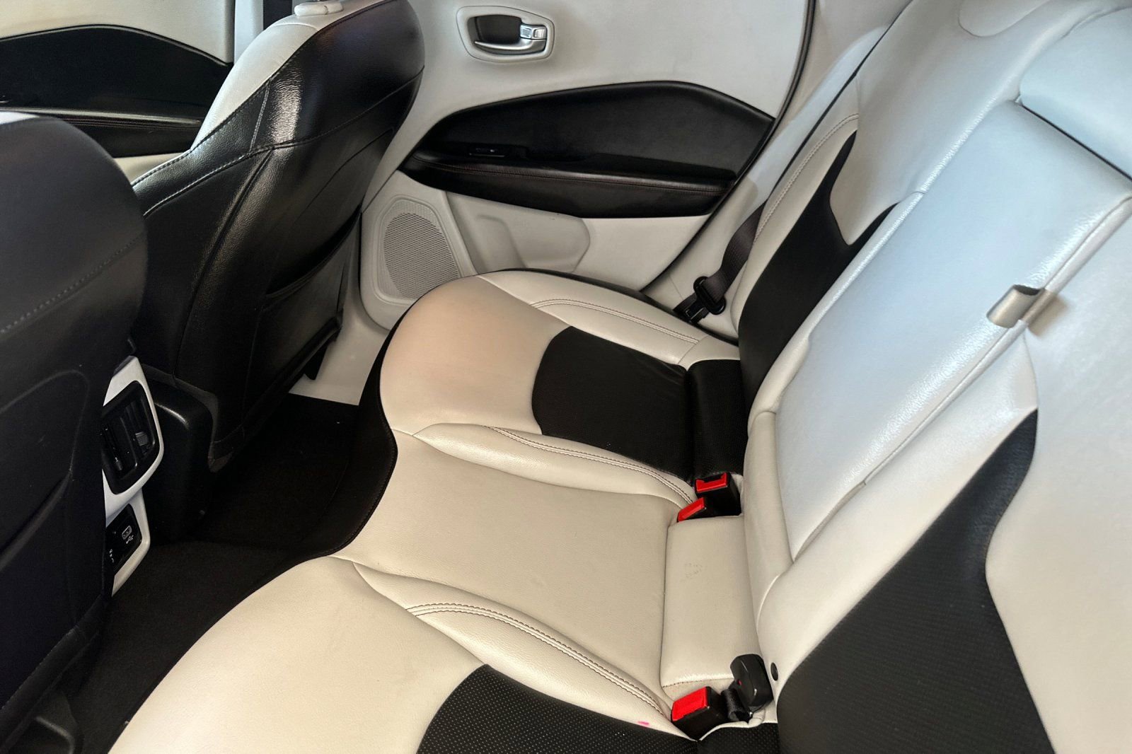 Used 2021 Jeep Compass Limited image 12