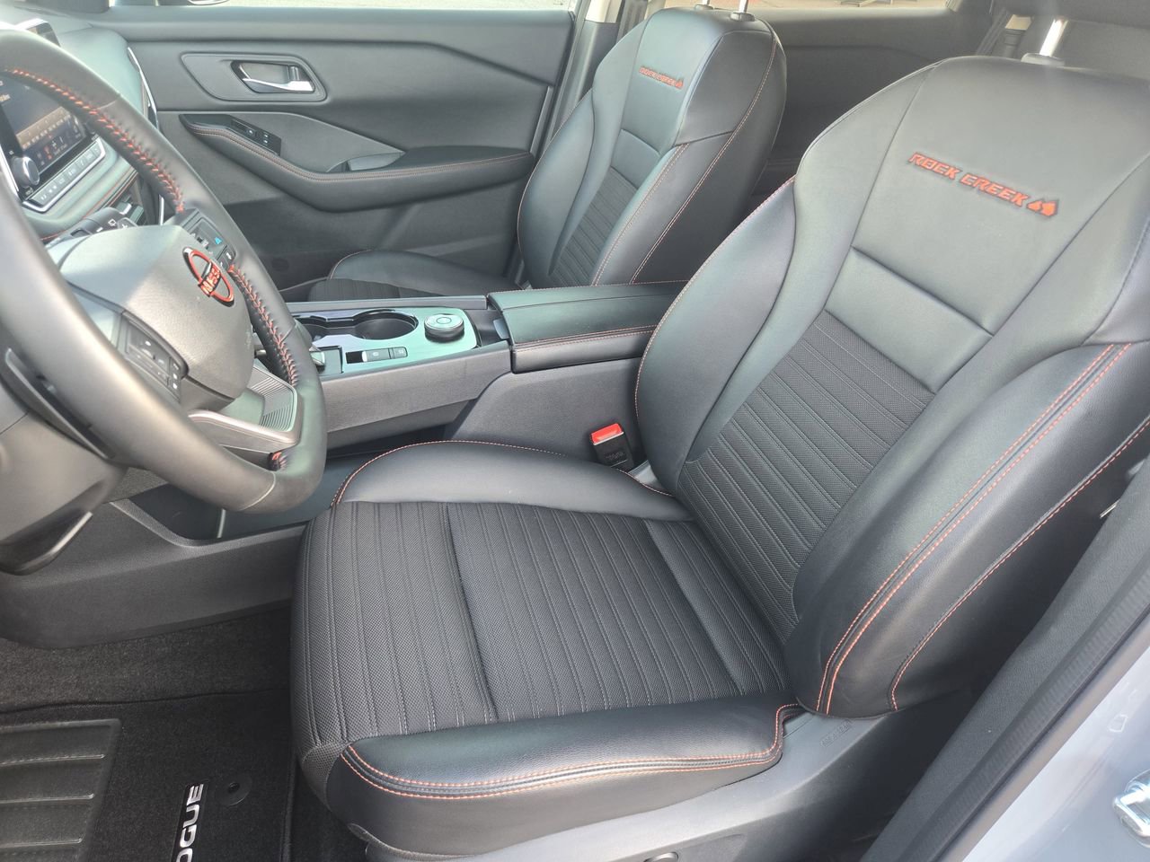 Certified 2025 Nissan Rogue SV image 15