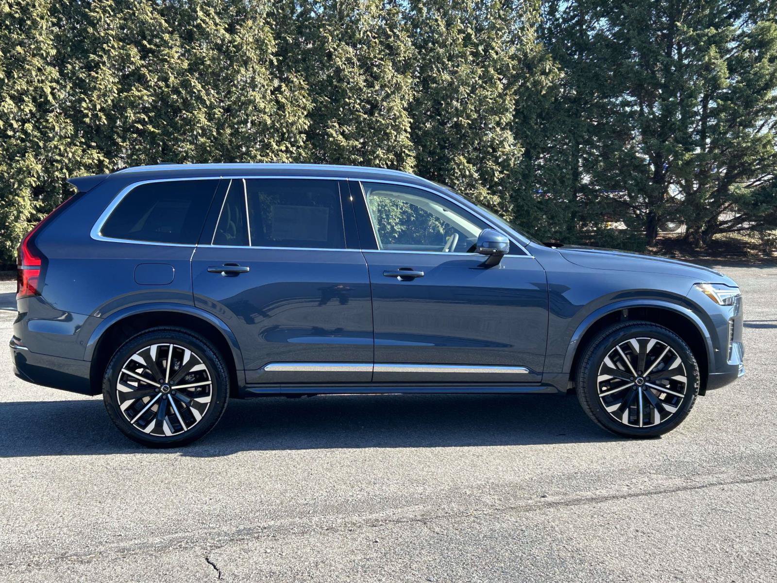 New 2026 Volvo XC90 B6 Ultra w/ Protection Package Premier AWD/4WD image 2