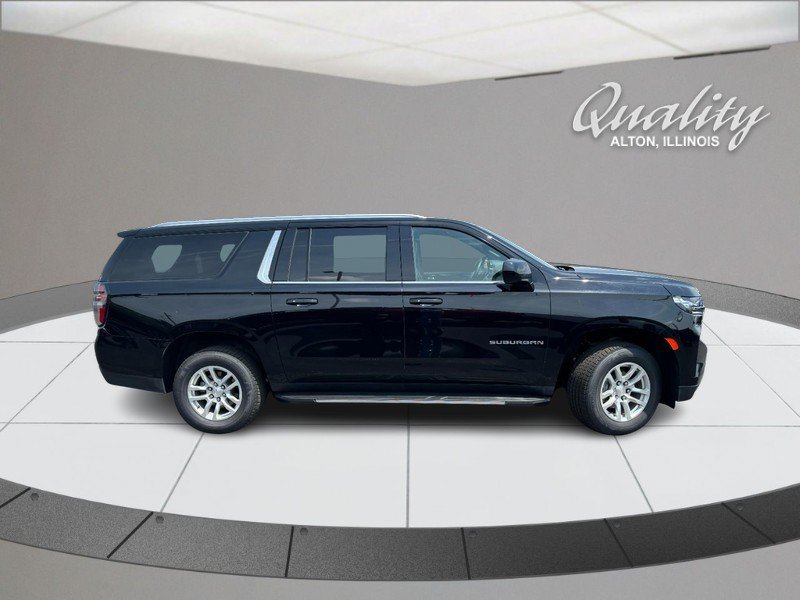 Used 2024 Chevrolet Suburban LT AWD/4WD image 3