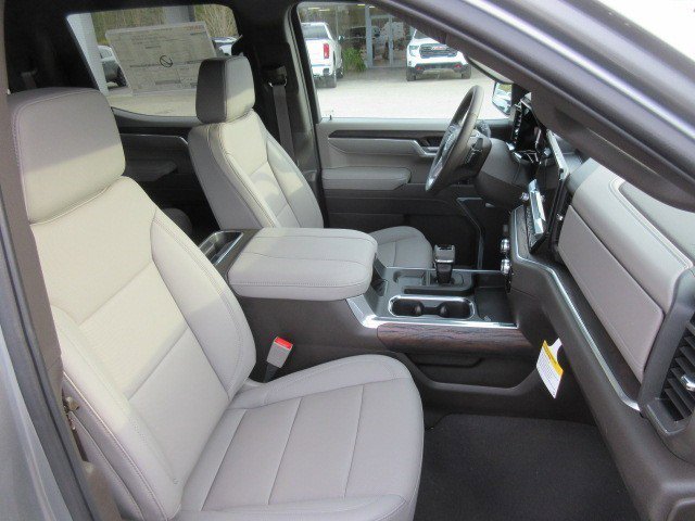 New 2026 GMC Sierra 1500 SLT image 13