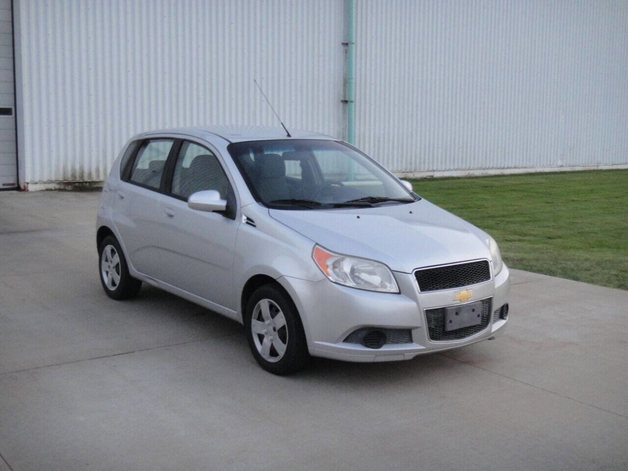 Used 2011 Chevrolet Aveo5 LT w/ Power and Convenience Package image 4