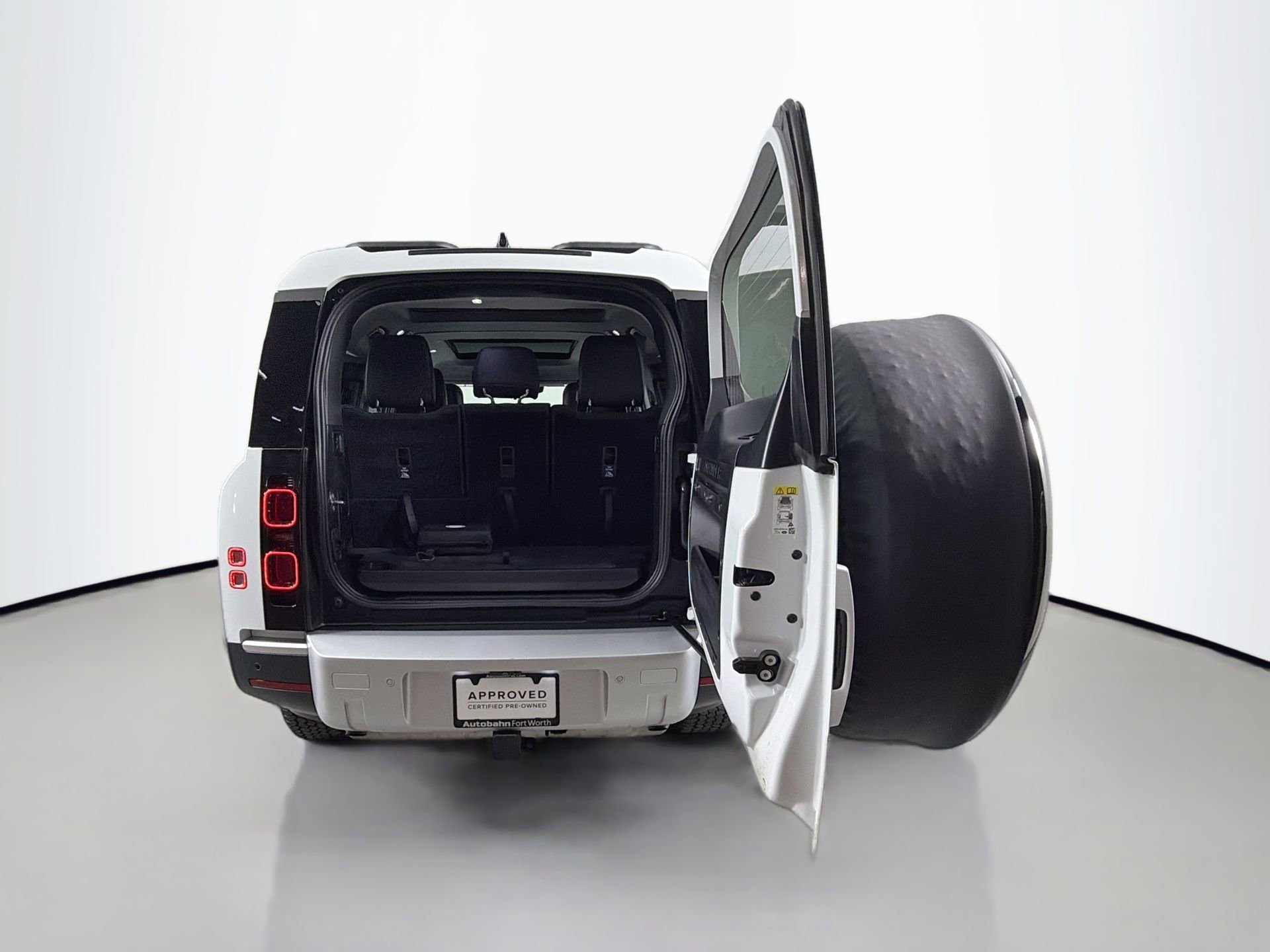 Certified 2025 Land Rover Defender 130 S image 29