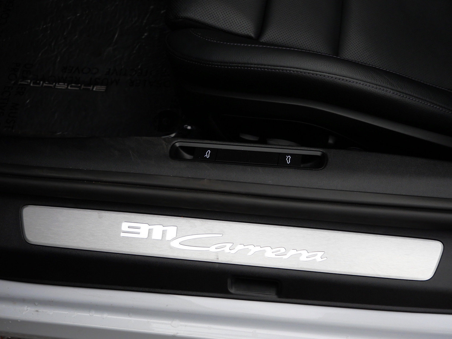 Used 2025 Porsche 911 Carrera RWD image 19