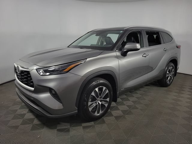 Used 2026 Toyota Highlander XLE AWD/4WD image 3