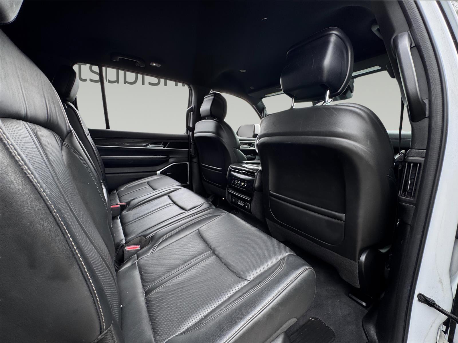 Used 2022 Jeep Wagoneer Series II AWD/4WD image 22