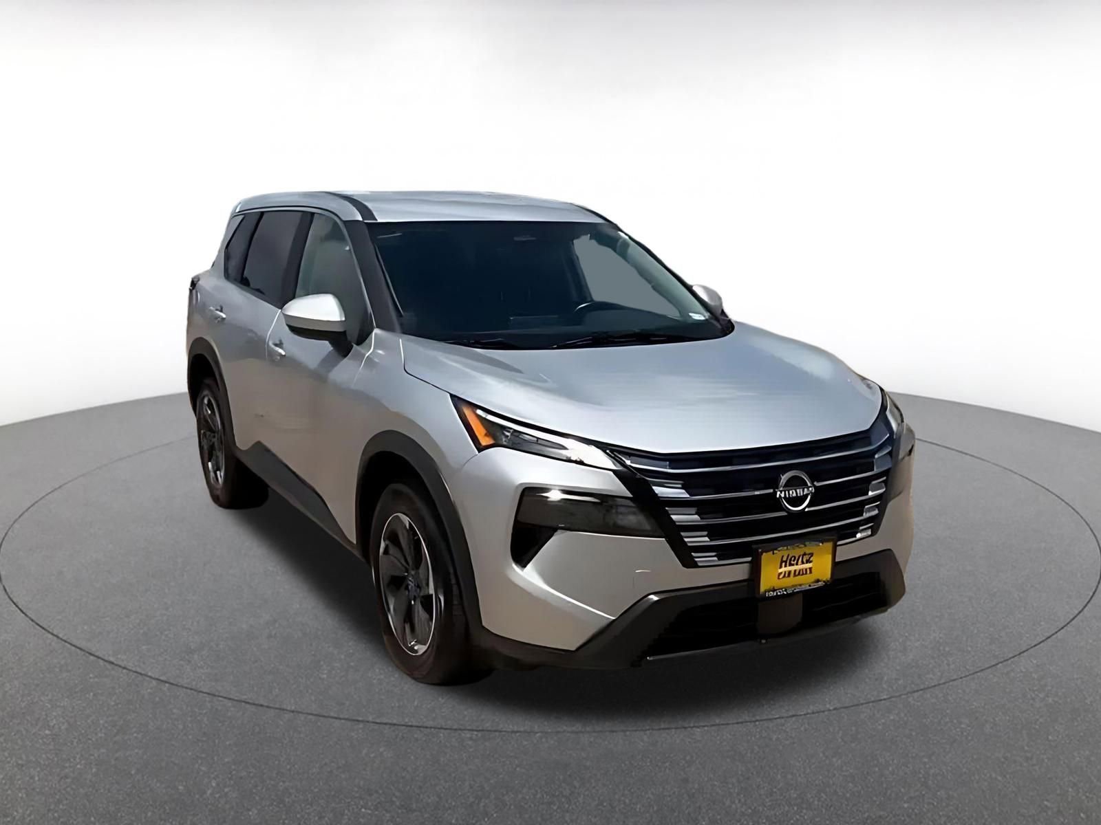 Used 2025 Nissan Rogue SV FWD image 3