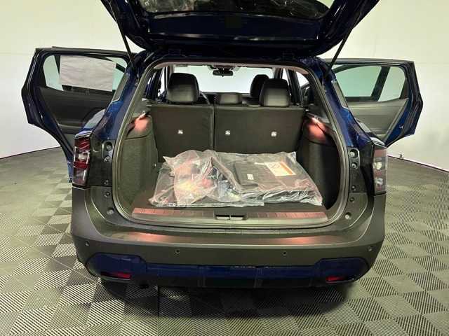 New 2026 Nissan Kicks SR w/ Cold Weather Package image 17