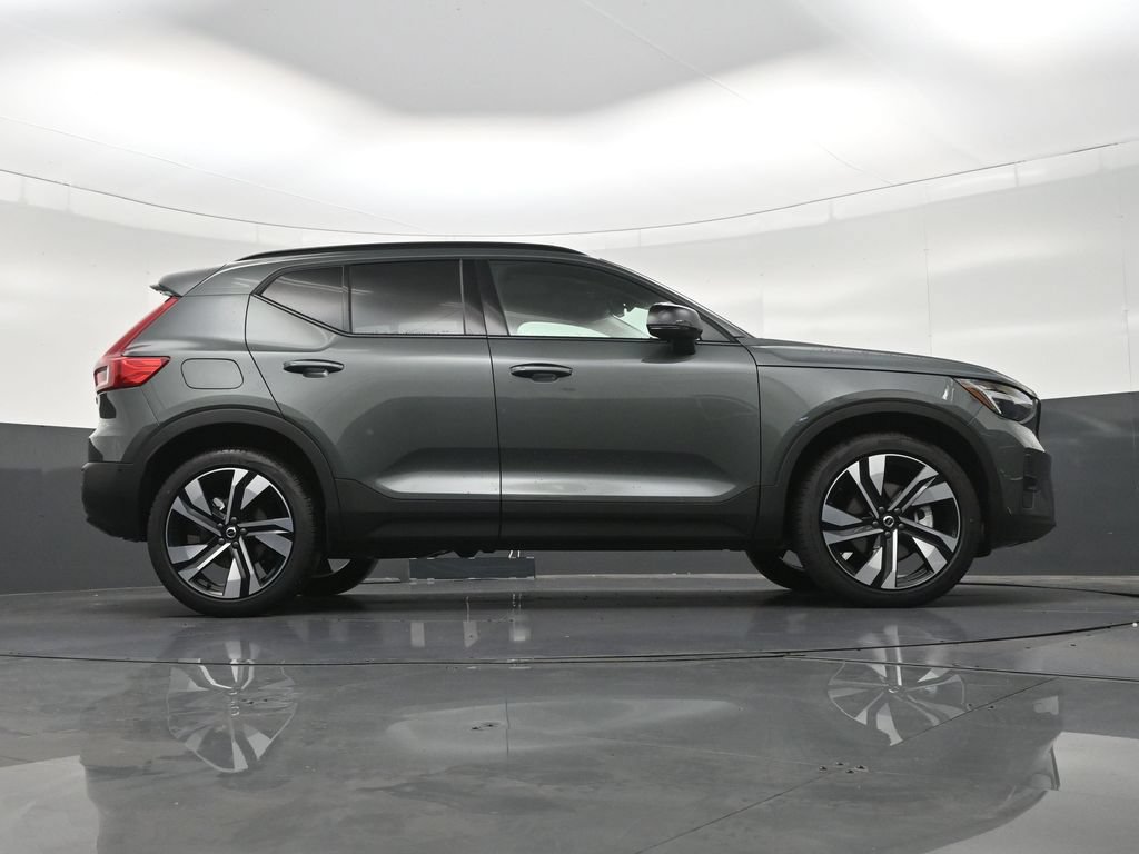 New 2026 Volvo XC40 B5 Plus AWD/4WD image 26