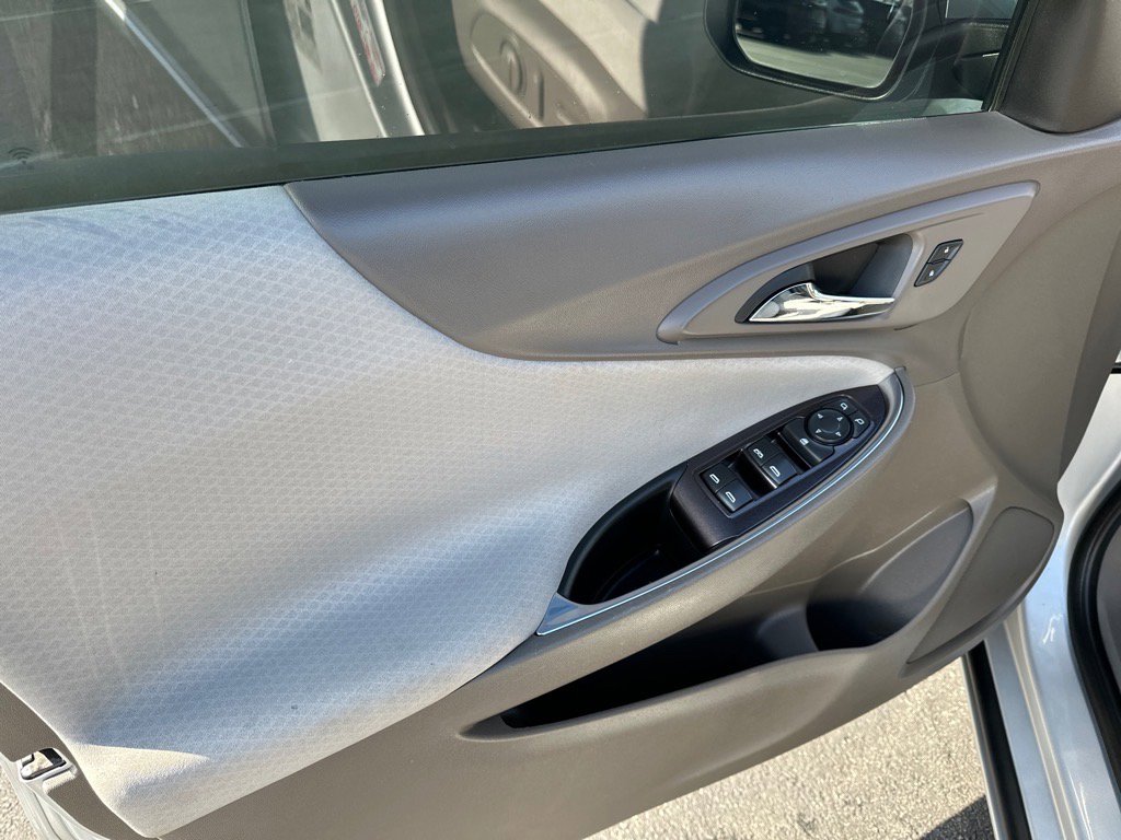 Used 2018 Chevrolet Malibu LT w/ Driver Confidence Package image 10