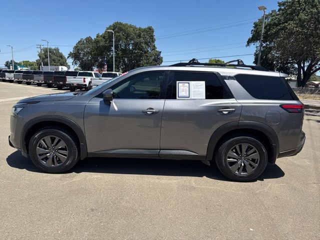 Used 2022 Nissan Pathfinder SV w/ Cargo Package FWD image 4