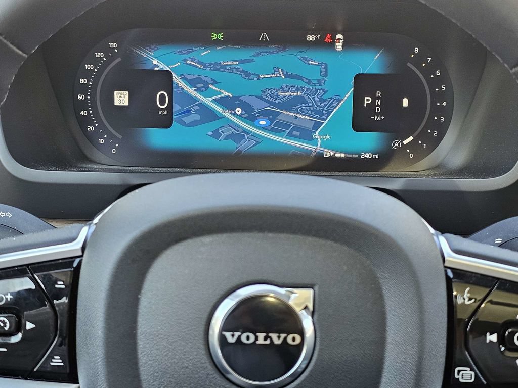 Certified 2025 Volvo XC90 B5 Plus AWD/4WD image 29
