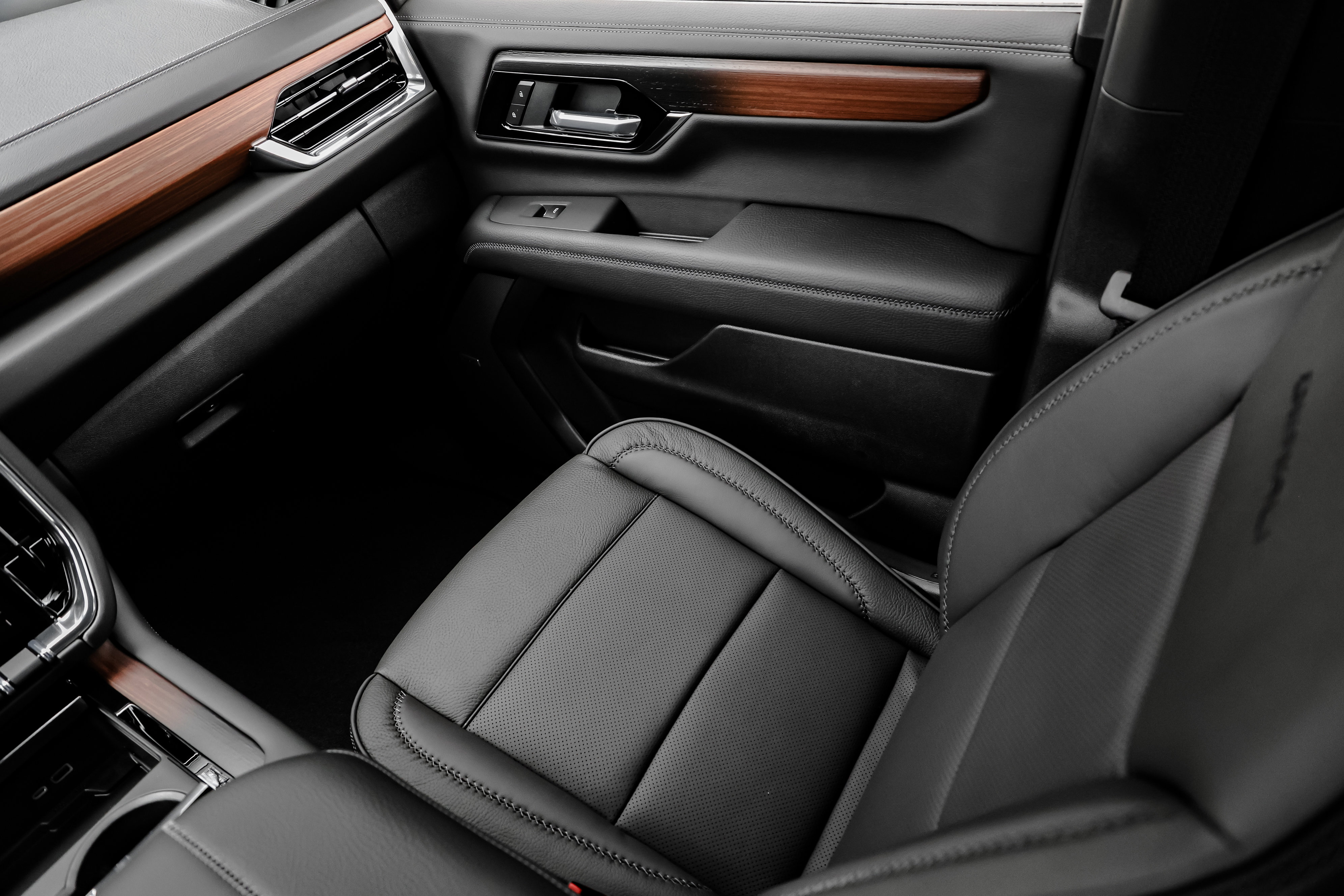 New 2026 GMC Yukon XL Denali image 37