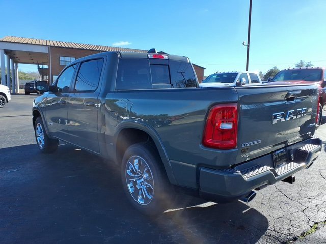 New 2026 RAM 1500 4x4 Crew Cab image 4