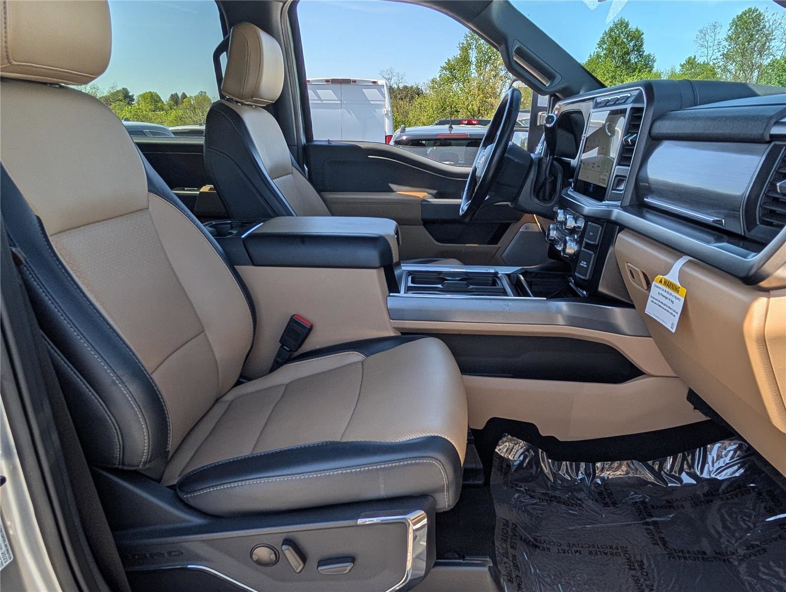 Used 2023 Ford F250 Lariat w/ Tremor Off-Road Package AWD/4WD image 13