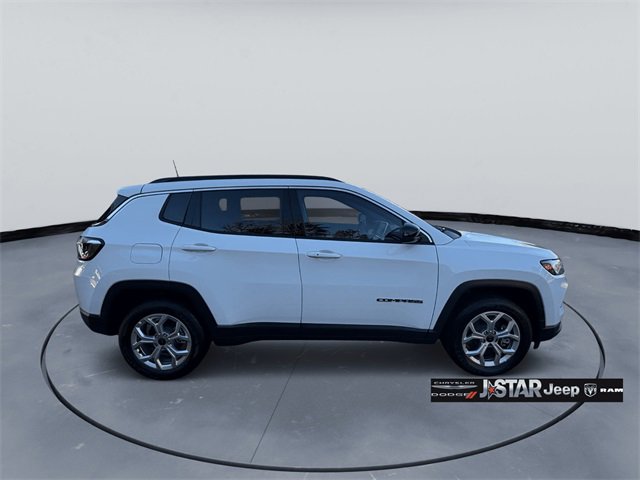 New 2026 Jeep Compass Latitude image 4