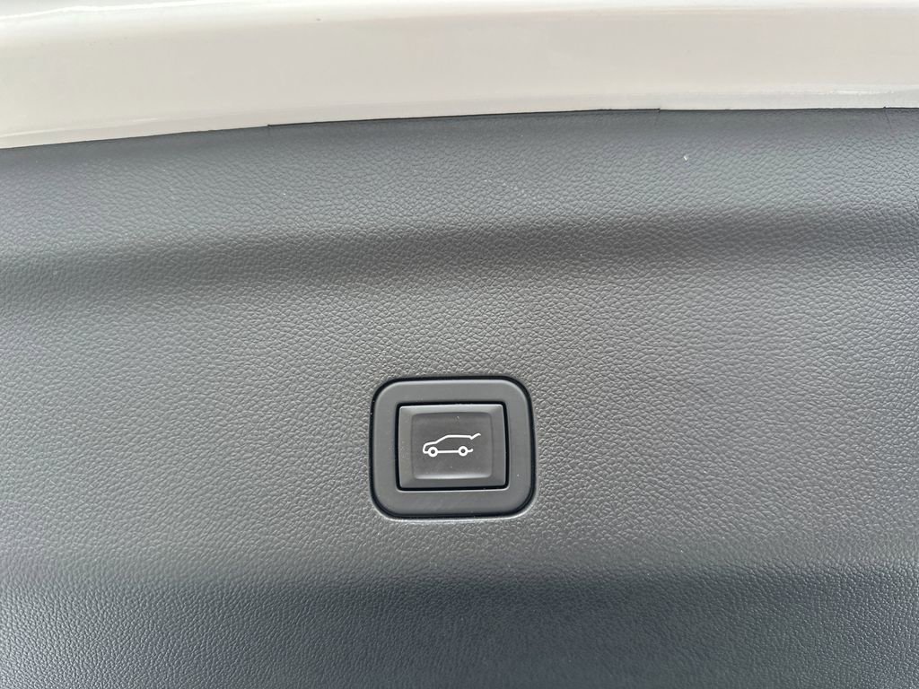 Certified 2024 Chevrolet Tahoe High Country AWD/4WD image 35