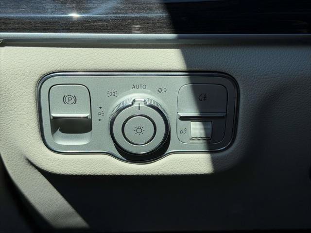 Used 2021 Mercedes-Benz GLS 450 4MATIC image 22