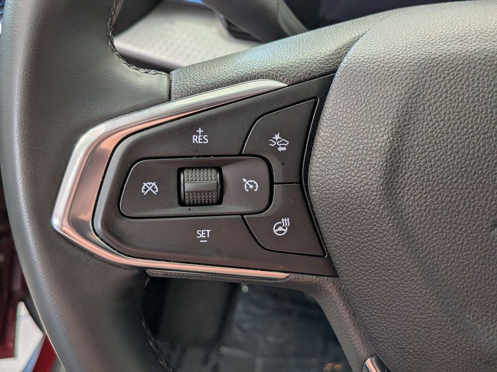 Used 2025 Chevrolet Trax LT w/ LT Convenience Package image 15