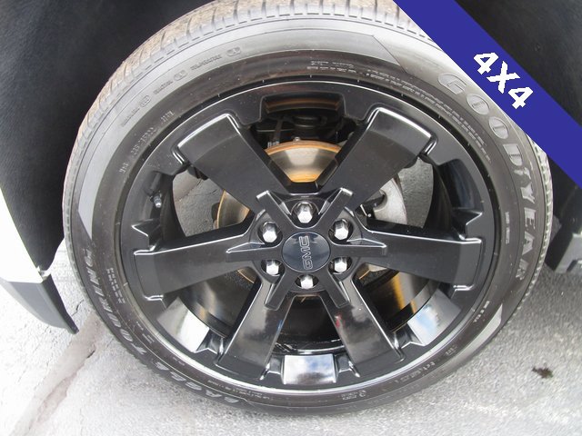 Used 2018 GMC Yukon XL SLT image 2