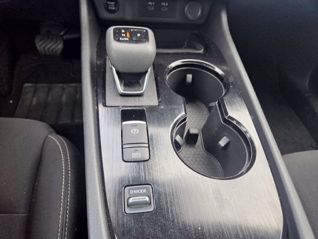 Used 2026 Nissan Rogue S FWD image 18