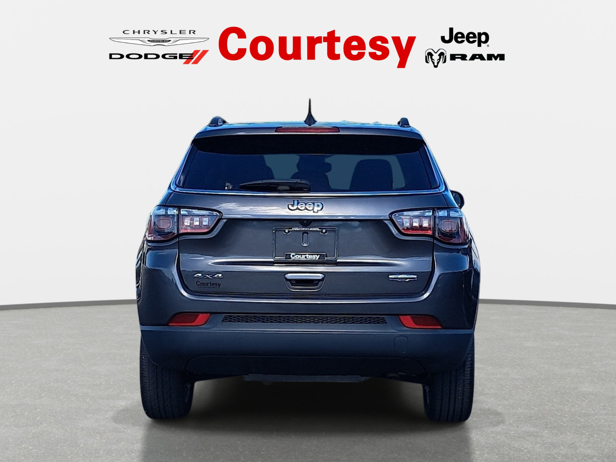 Certified 2023 Jeep Grand Cherokee Limited w/ Trailer Tow Prep Group (B) AWD/4WD image 4