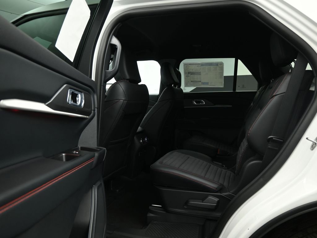 New 2026 Ford Explorer ST-Line w/ ST-Line Street Pack image 18