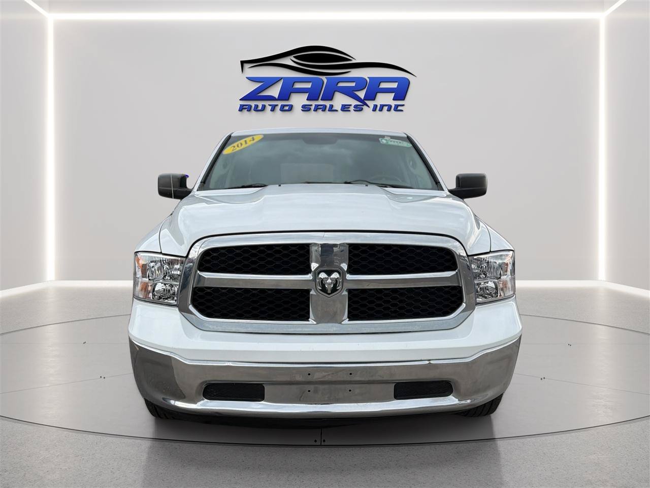 Used 2014 RAM 1500 Classic SLT AWD/4WD image 2