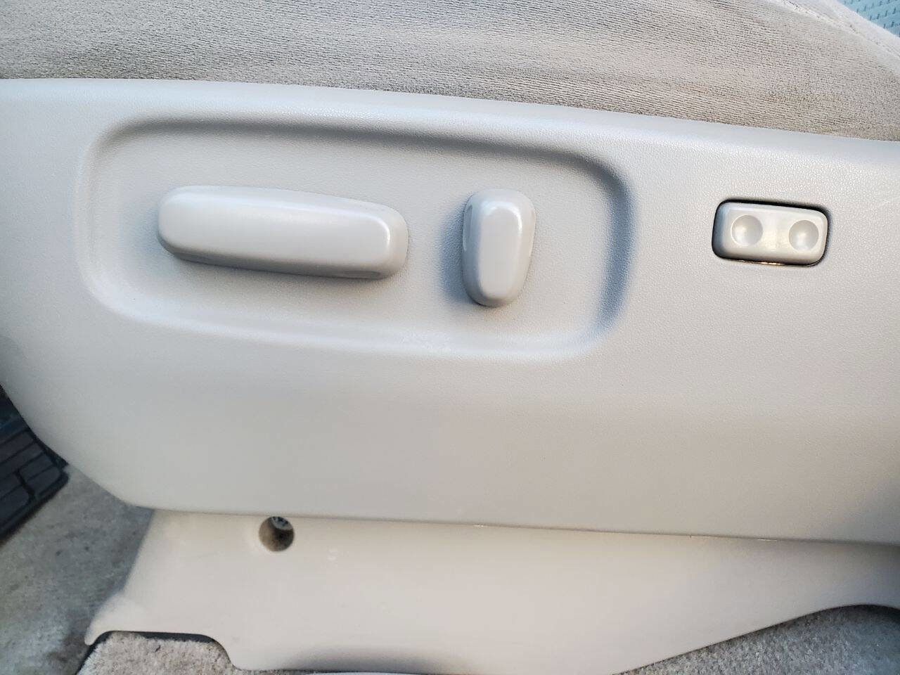 Used 2009 Toyota Sienna LE image 15