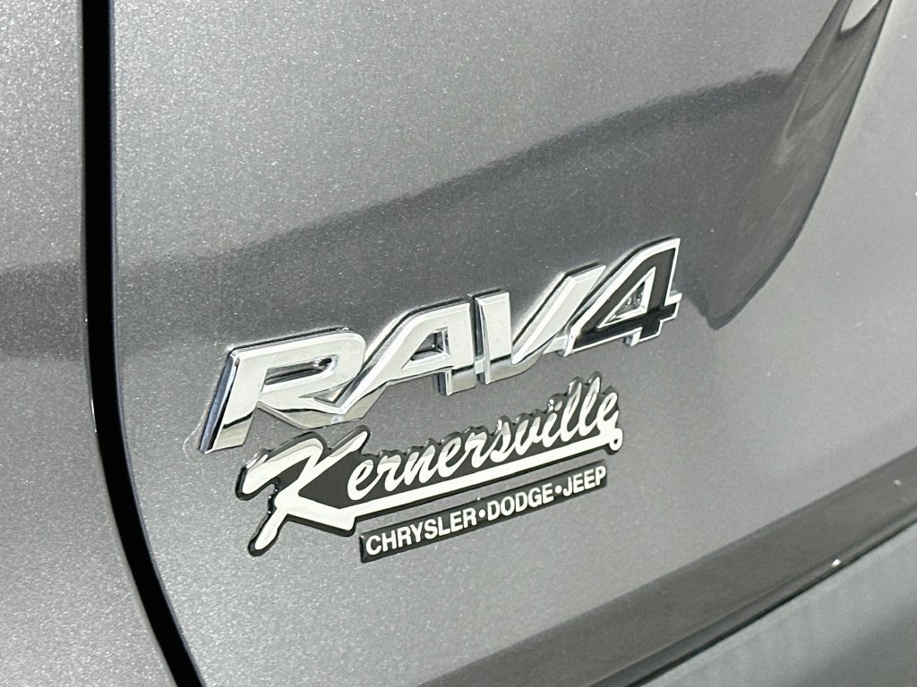 Used 2025 Toyota RAV4 LE AWD/4WD image 24