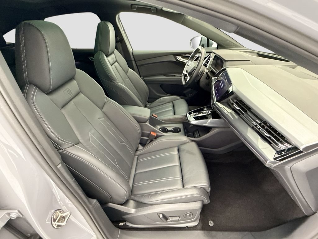 Certified 2024 Audi Q4 e-tron Prestige w/ Black Optic Plus Package AWD/4WD image 19