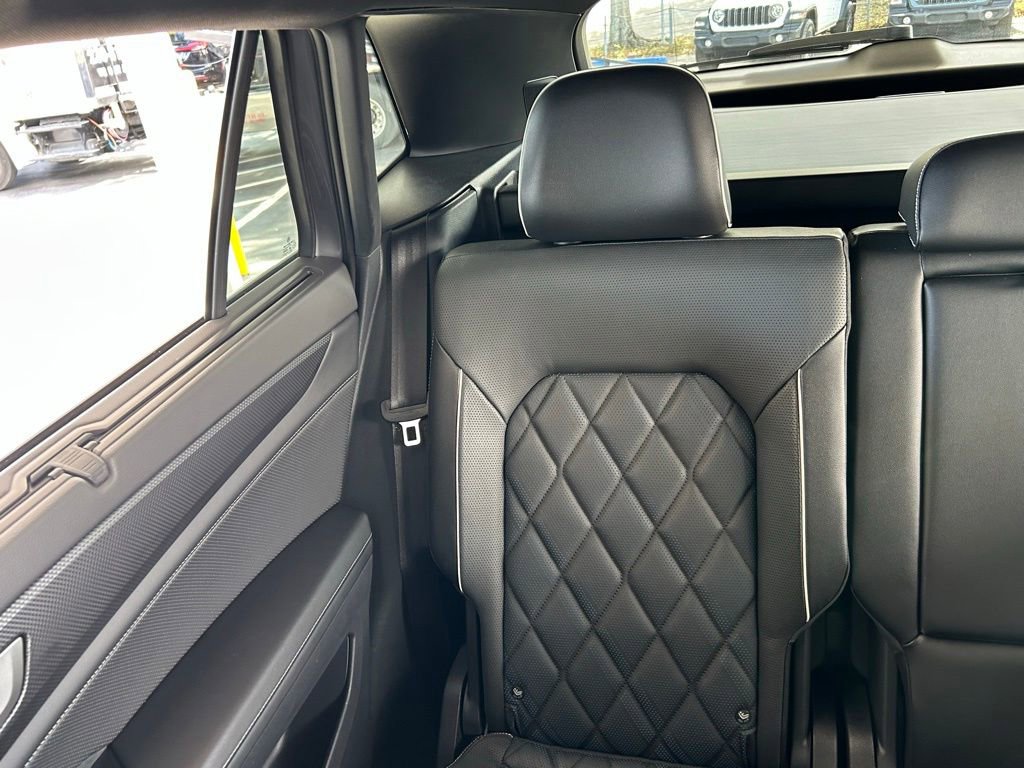 Used 2024 Volkswagen Atlas Cross Sport SEL Premium R-Line image 13