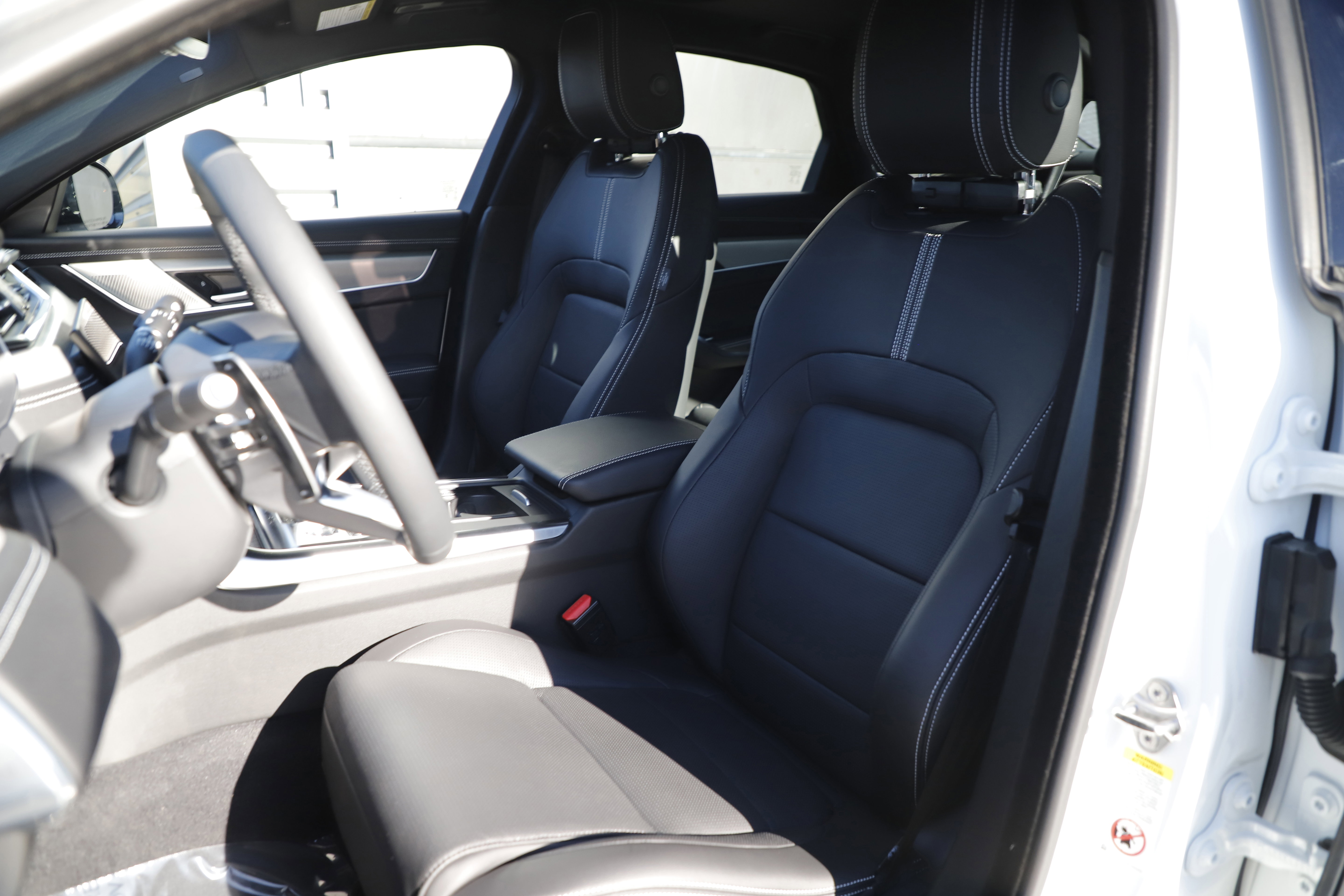 New 2024 Jaguar XF R-Dynamic SE image 23