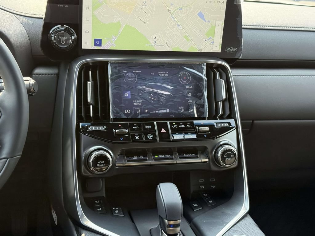 Used 2025 Lexus LX 700h Luxury w/ Appearance Package AWD/4WD image 18