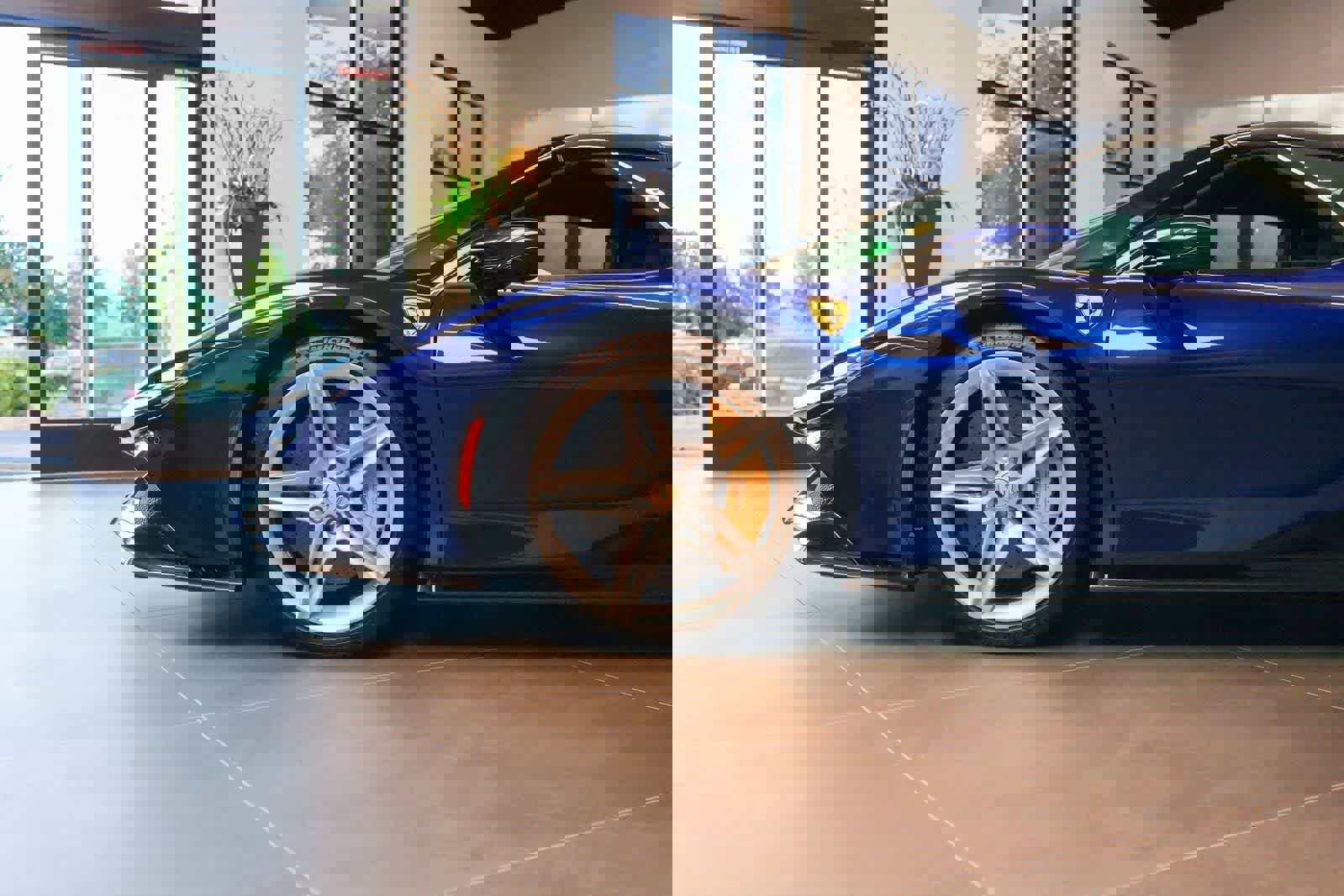 Used 2022 Ferrari SF90 Spider image 11