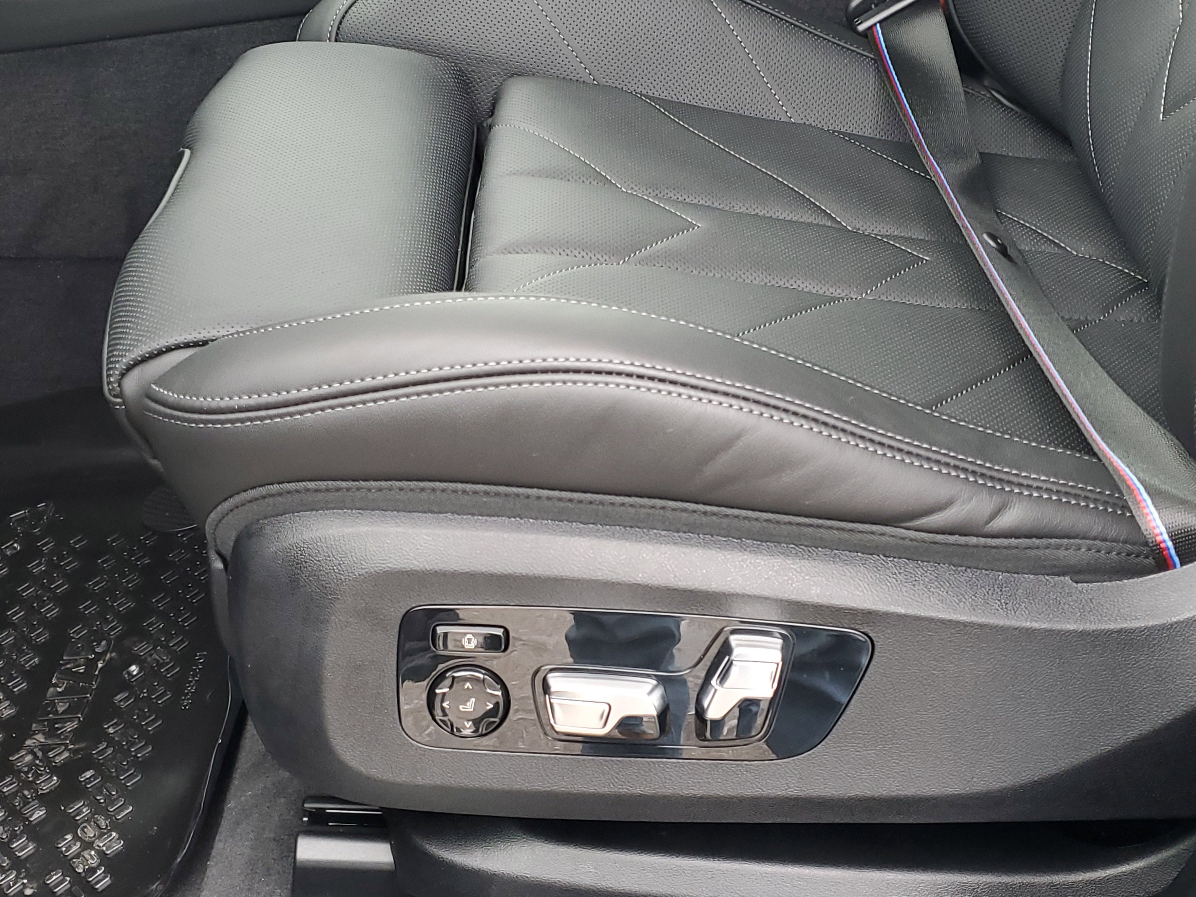 New 2026 BMW XM Label Red image 8