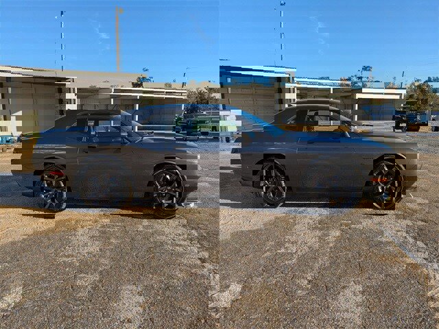 Used 2022 Dodge Challenger R/T w/ Plus Package image 3