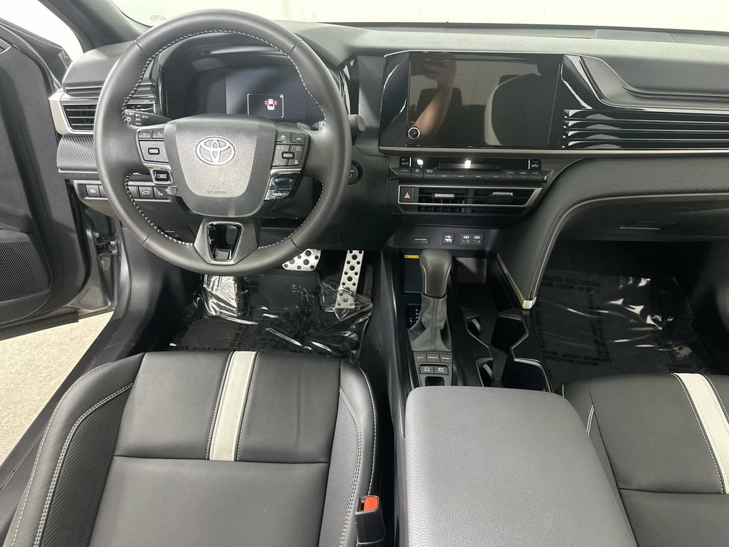 Used 2025 Toyota Camry SE FWD image 17