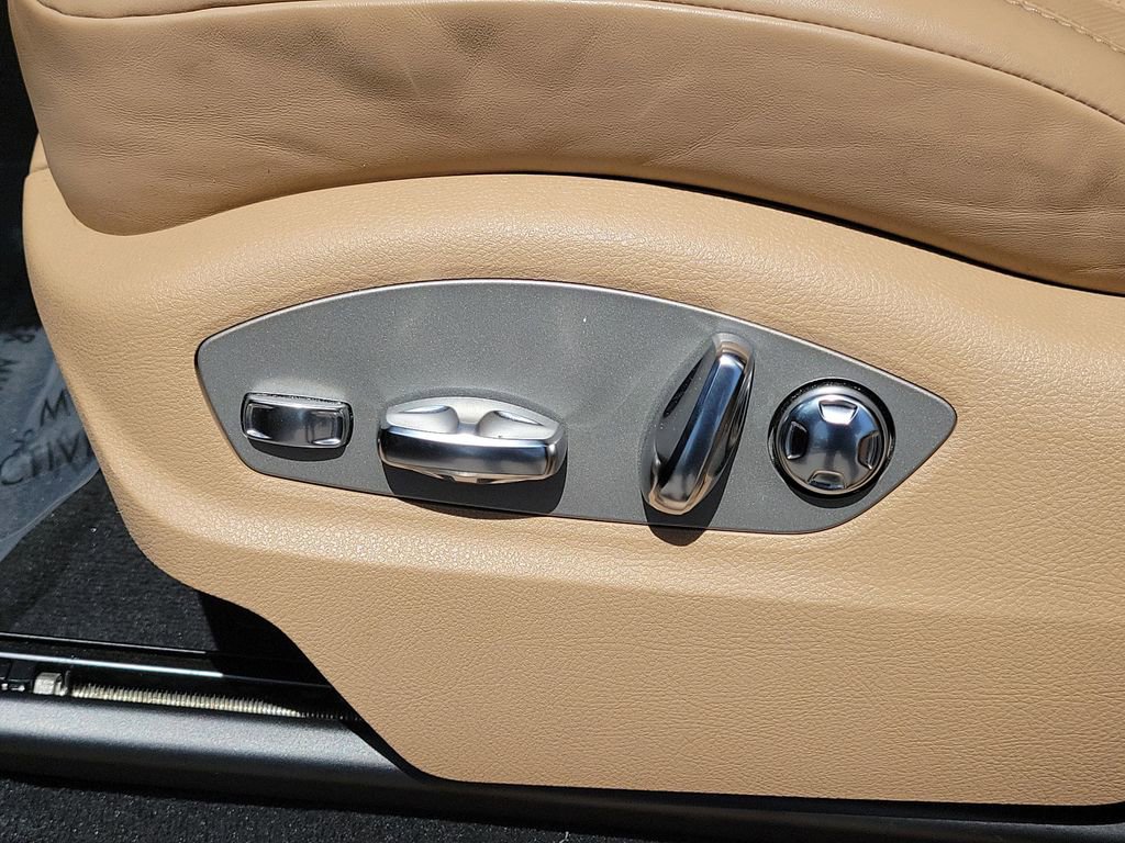 Certified 2022 Porsche Macan image 29