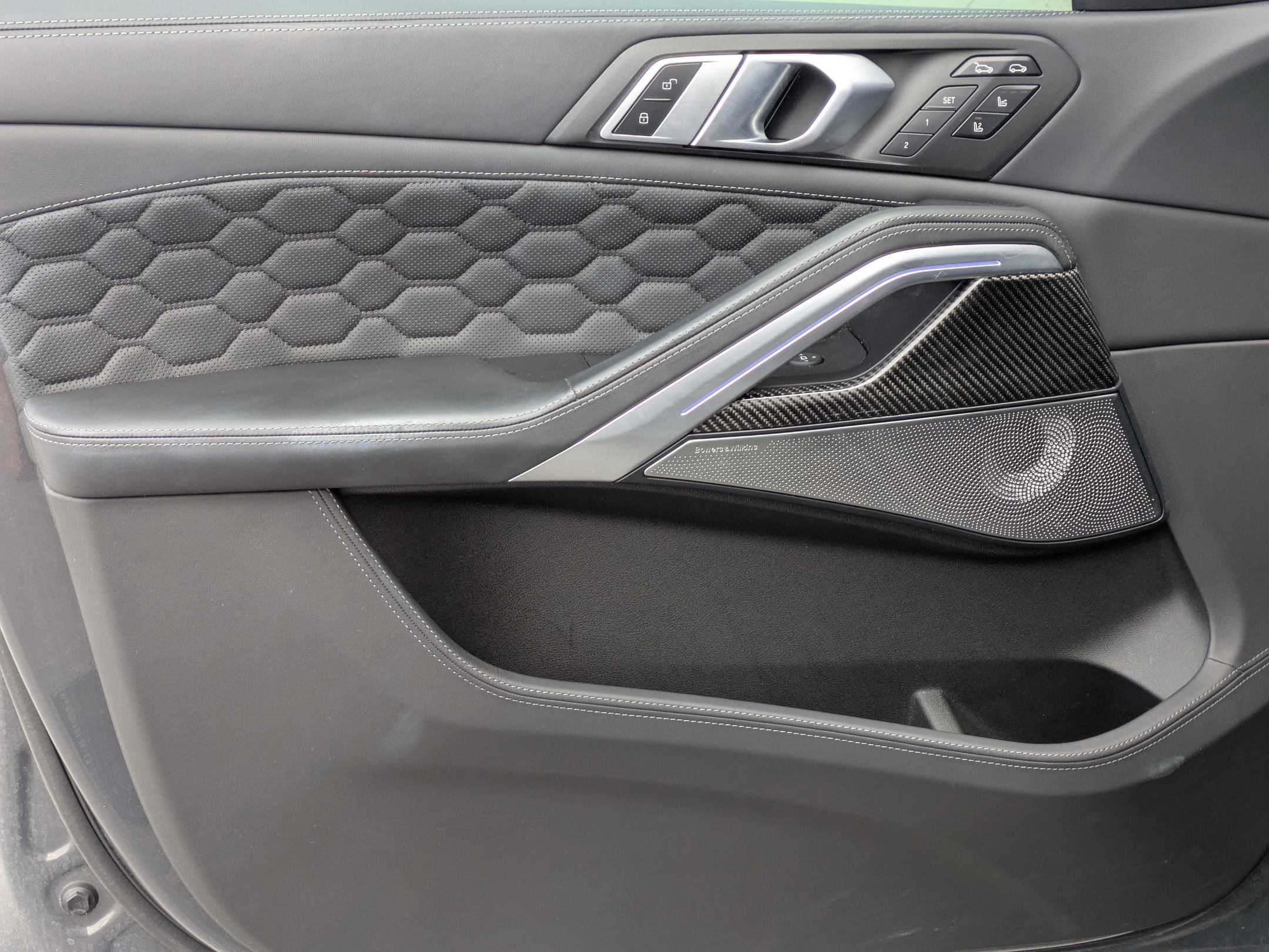 Used 2024 BMW X6 M Competition w/ Executive Package image 10